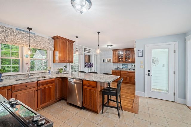 11 Boles Rd, Marshfield, MA 02050