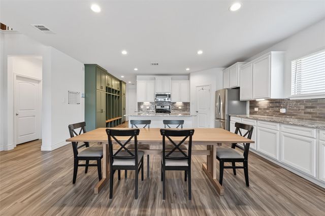 963 Youth Water Road, Montgomery, TX 77316