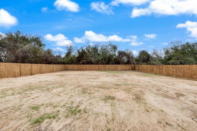518 Berke Street, Newark, TX 76071