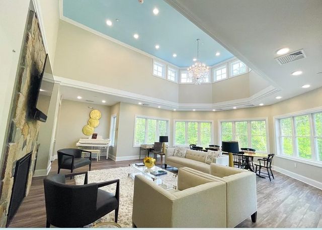 8 Island Court 407, Easton, MA 02375