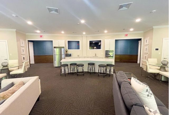 8 Island Court 407, Easton, MA 02375