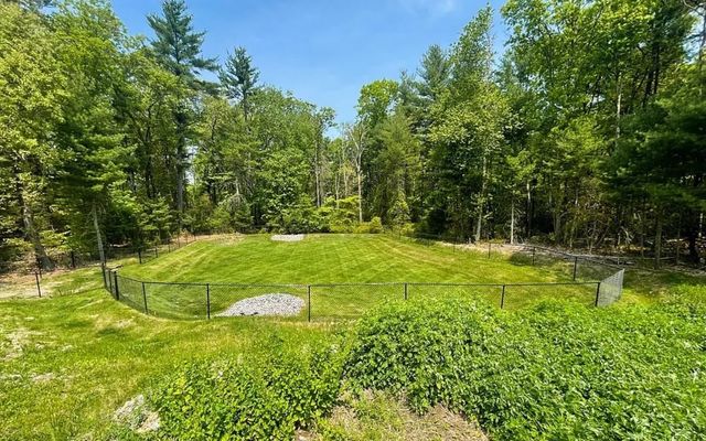 8 Island Court 407, Easton, MA 02375