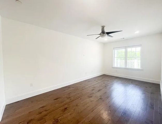 8 Island Court 407, Easton, MA 02375