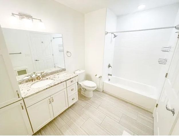 8 Island Court 407, Easton, MA 02375
