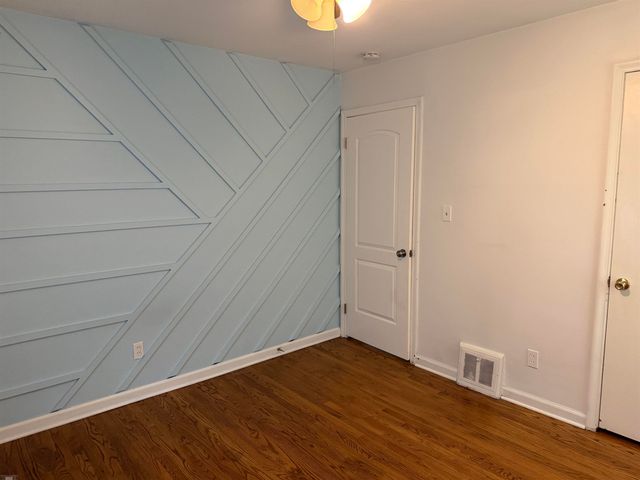 1292 Aline Drive, Grosse Pointe Woods, MI 48236