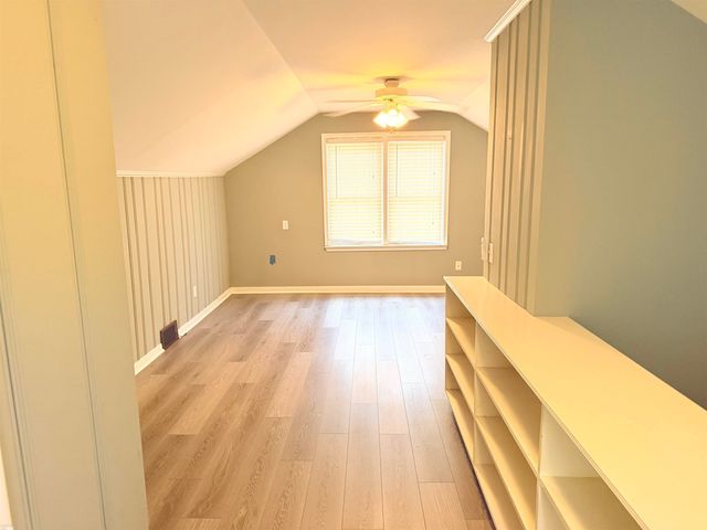 1292 Aline Drive, Grosse Pointe Woods, MI 48236