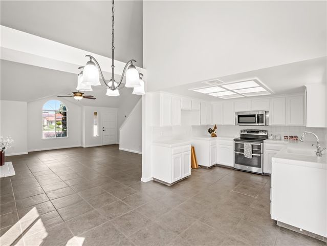 1631 E Deyoung, Fresno, CA 93720
