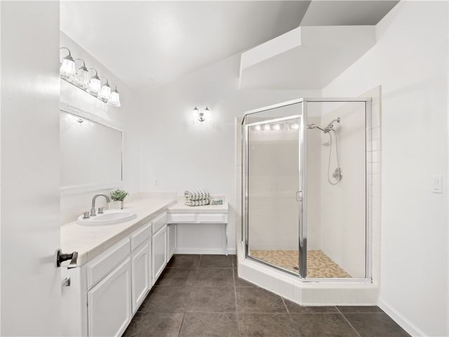 1631 E Deyoung, Fresno, CA 93720