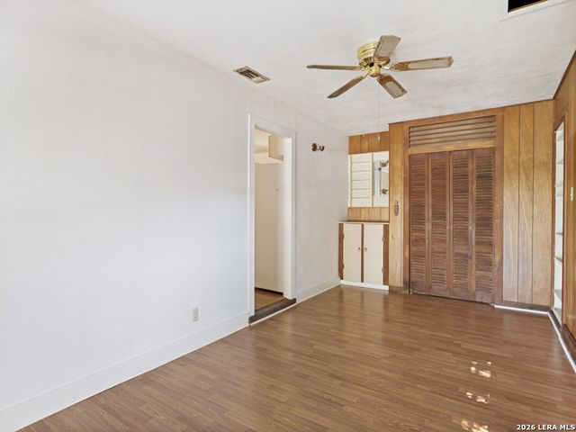 6022 Redbrook Dr, San Antonio, TX 78242