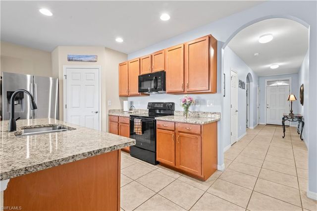 3118 Apple Blossom DR, Alva, FL 33920