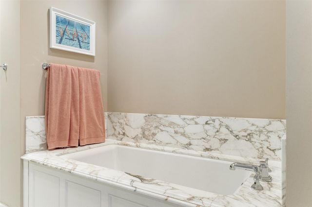 2525 N PEARL Street 1106, Dallas, TX 75201