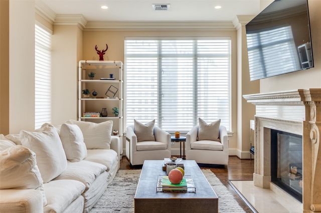 2525 N PEARL Street 1106, Dallas, TX 75201