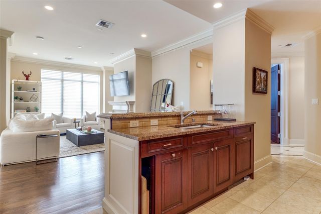 2525 N PEARL Street 1106, Dallas, TX 75201