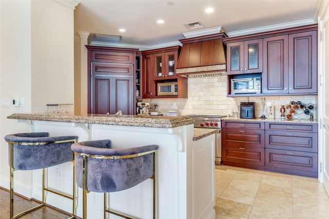 2525 N PEARL Street 1106, Dallas, TX 75201