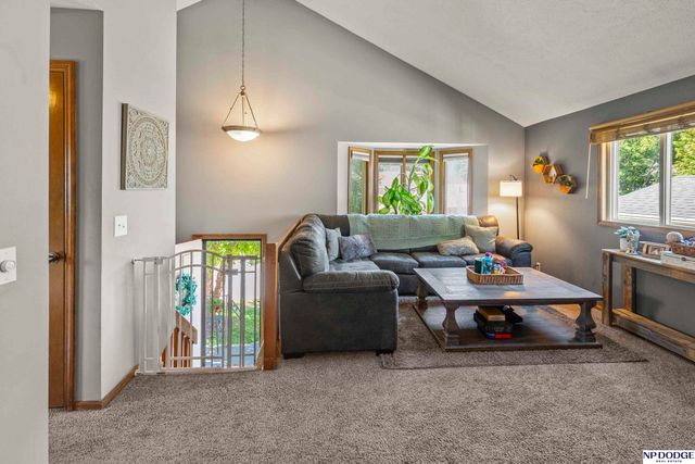 7636 Serum Avenue, Ralston, NE 68127