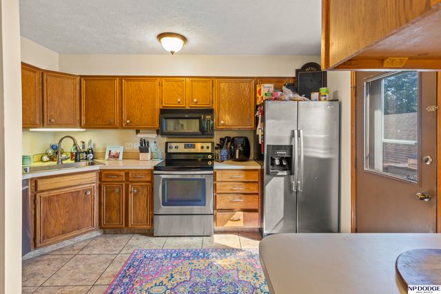 7636 Serum Avenue, Ralston, NE 68127