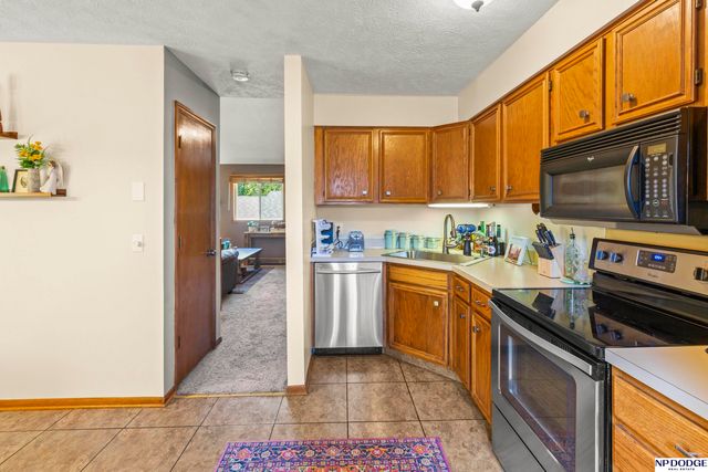 7636 Serum Avenue, Ralston, NE 68127