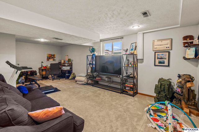 7636 Serum Avenue, Ralston, NE 68127