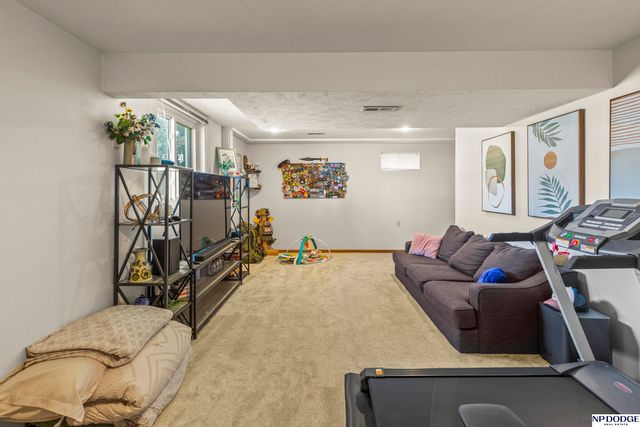 7636 Serum Avenue, Ralston, NE 68127