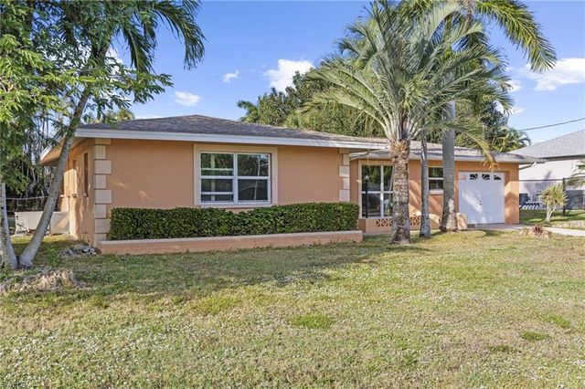 4156 Country Club BLVD, Cape Coral, FL 33904