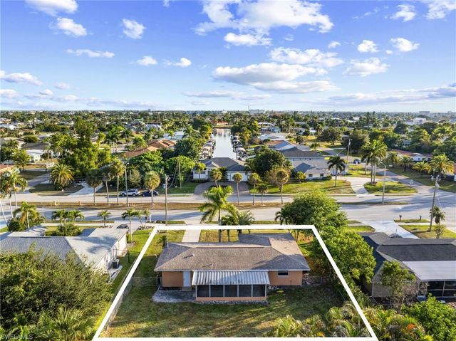 4156 Country Club BLVD, Cape Coral, FL 33904