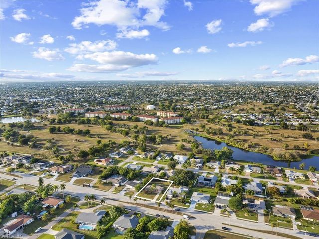 4156 Country Club BLVD, Cape Coral, FL 33904