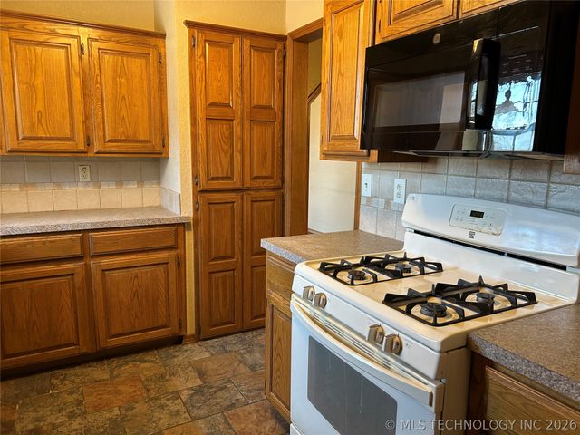 710 Cavalry Street, Fort Gibson, OK 74434