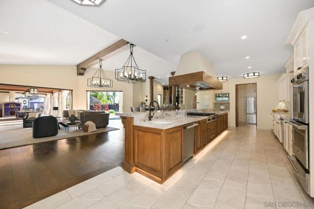 7031 Las Colinas, Rancho Santa Fe, CA 92067