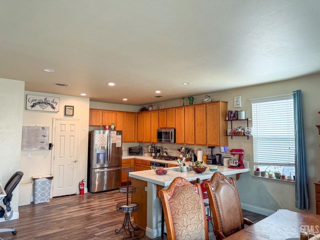 9412 Poseidon Street, Bakersfield, CA 93306