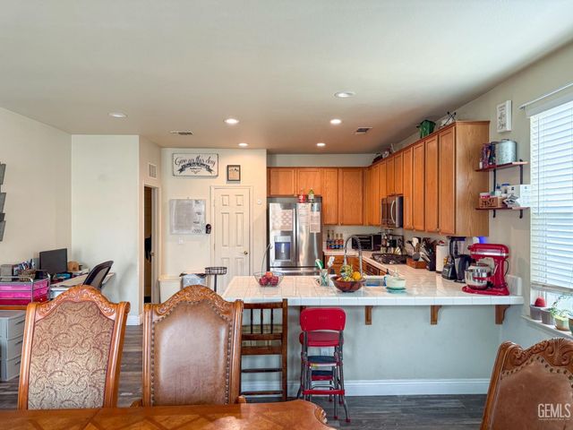 9412 Poseidon Street, Bakersfield, CA 93306