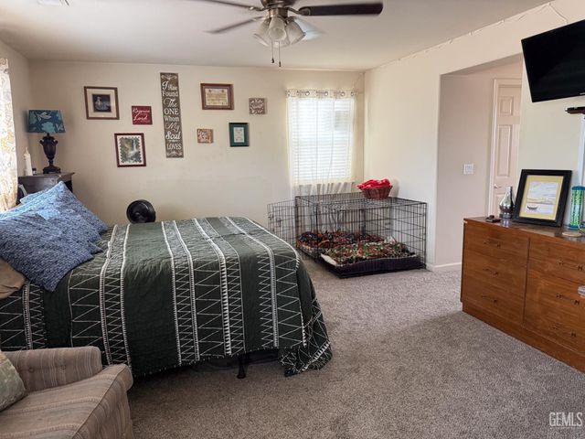 9412 Poseidon Street, Bakersfield, CA 93306