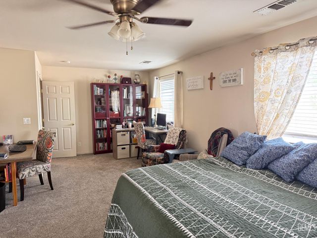 9412 Poseidon Street, Bakersfield, CA 93306