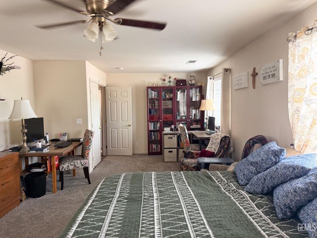 9412 Poseidon Street, Bakersfield, CA 93306