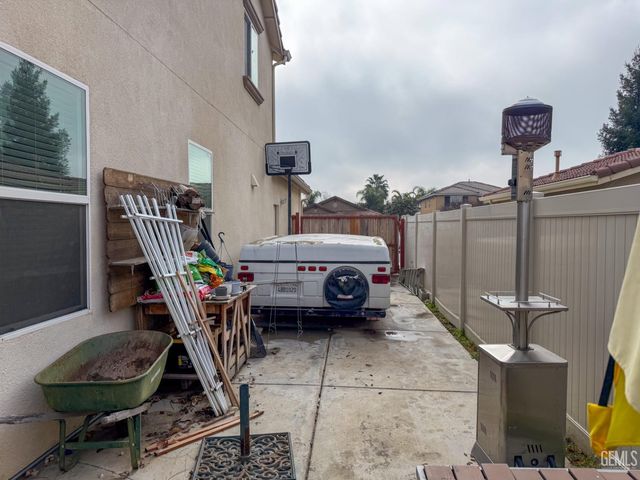 9412 Poseidon Street, Bakersfield, CA 93306