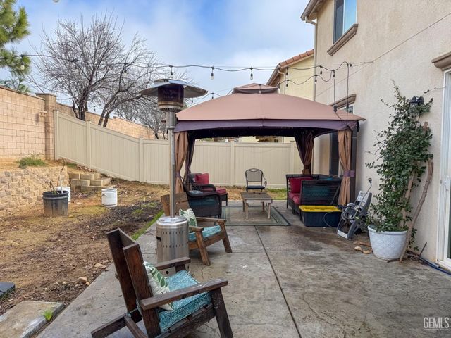 9412 Poseidon Street, Bakersfield, CA 93306