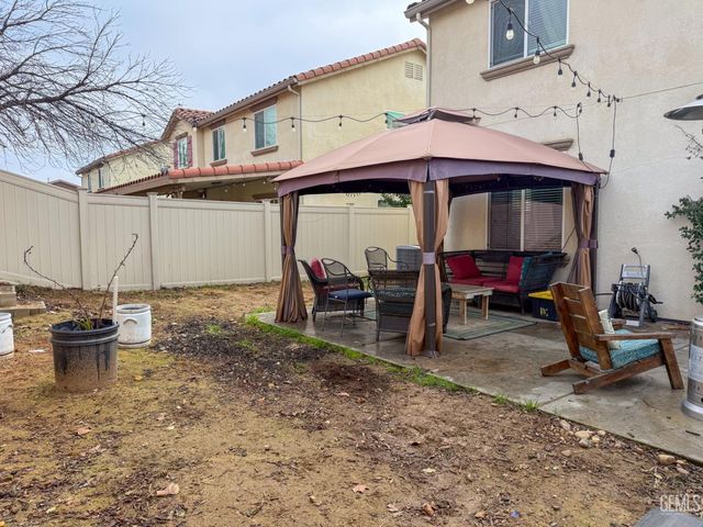 9412 Poseidon Street, Bakersfield, CA 93306