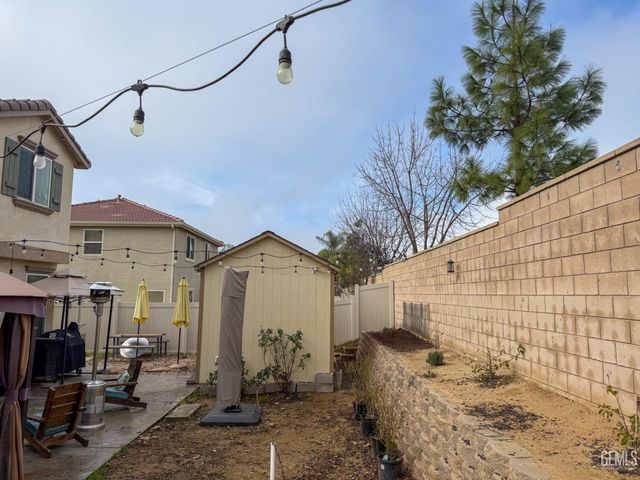 9412 Poseidon Street, Bakersfield, CA 93306