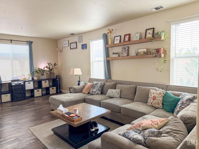 9412 Poseidon Street, Bakersfield, CA 93306