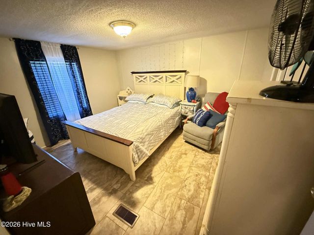 2447 Pinewood Drive SW, Supply, NC 28462