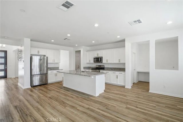 35643 Domaine, Winchester, CA 92596