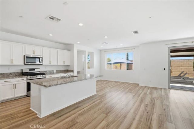 35643 Domaine, Winchester, CA 92596