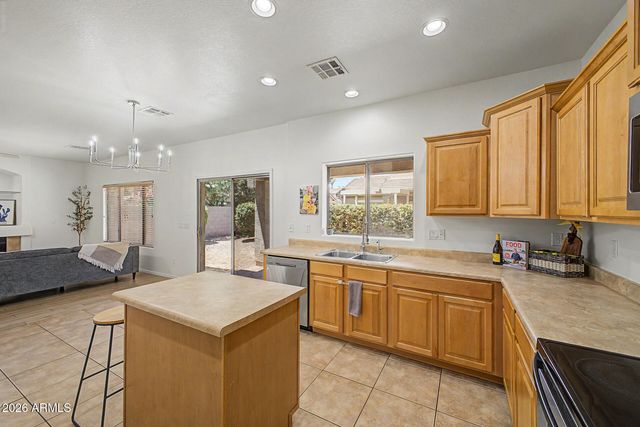 1050 E REDWOOD Drive, Chandler, AZ 85286