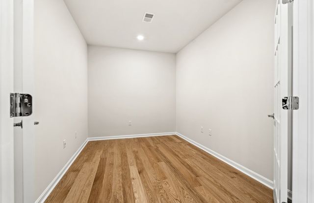 5 Peters Farm Way 7405, Westborough, MA 01581