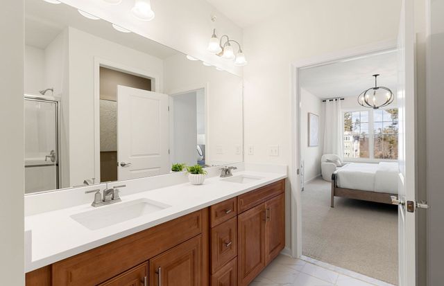 5 Peters Farm Way 7405, Westborough, MA 01581