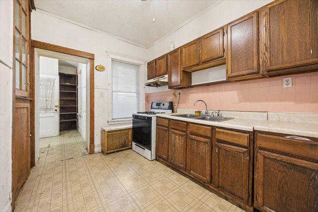 1946 W Armitage Avenue, Chicago, IL 60647