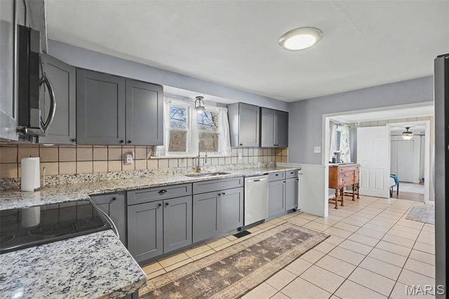 2200 Dillon Road, High Ridge, MO 63049