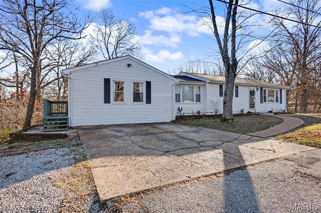 2200 Dillon Road, High Ridge, MO 63049