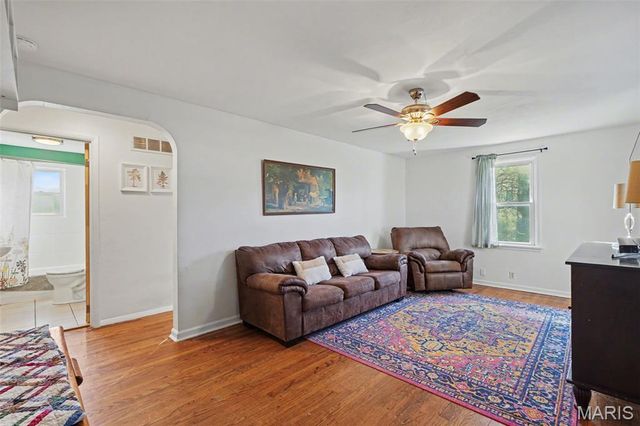 2200 Dillon Road, High Ridge, MO 63049