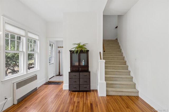 208A Wheatley Road, Old Westbury, NY 11568