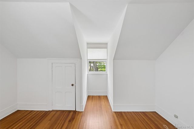 208A Wheatley Road, Old Westbury, NY 11568